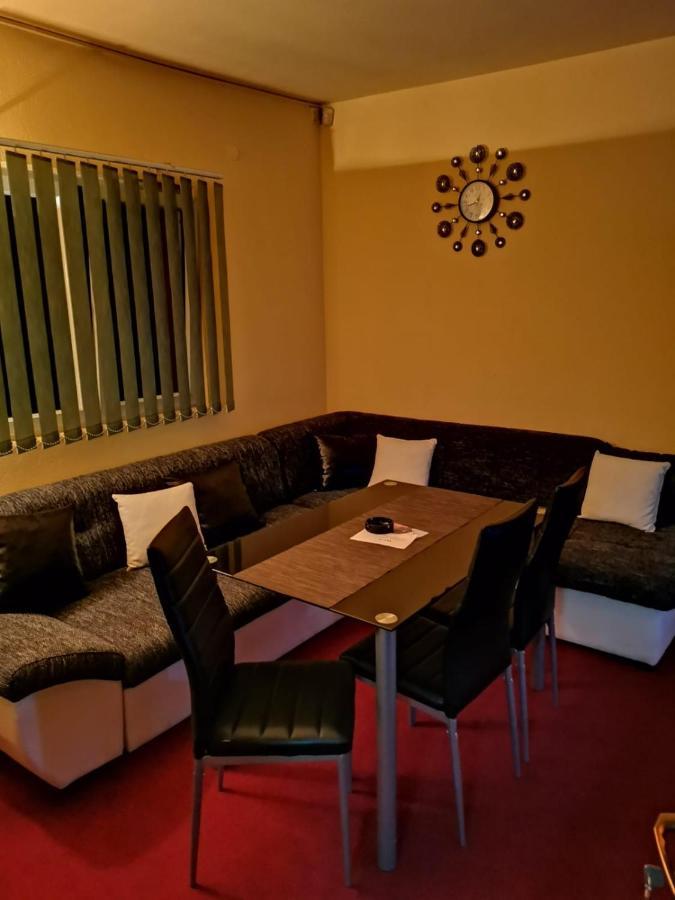 בוסנסקה גרדישקה Apartman Nik-Rom מראה חיצוני תמונה